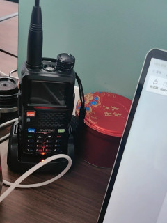 户外通讯不断线！宝锋 UV-5R 对讲机使用体验分享