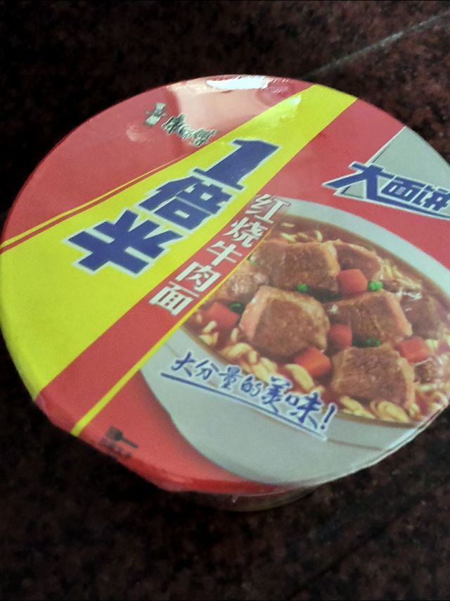 618在猫超买的超大桶泡面