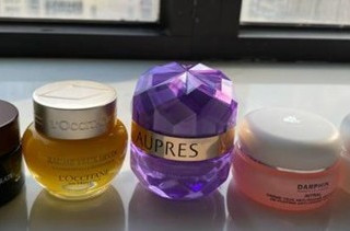 去皱眼霜哪个牌子好?排名前十名品牌盘点,谨防受骗!