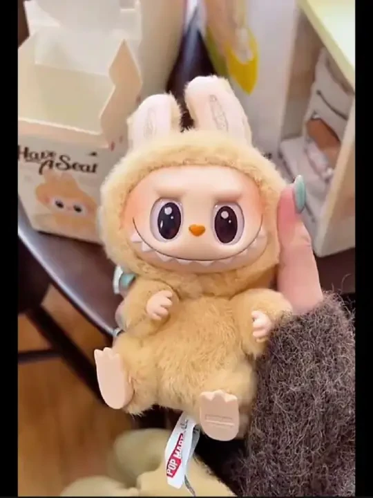 拉布布到底有什么魔力啊!!可以让人心甘情愿的为它买单!!!#LABUBU #明星同款 #毛绒玩具 #可爱玩偶 #拉布布