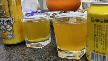 尝德式小麦啤酒：京东京造和德伦堡小黄罐 