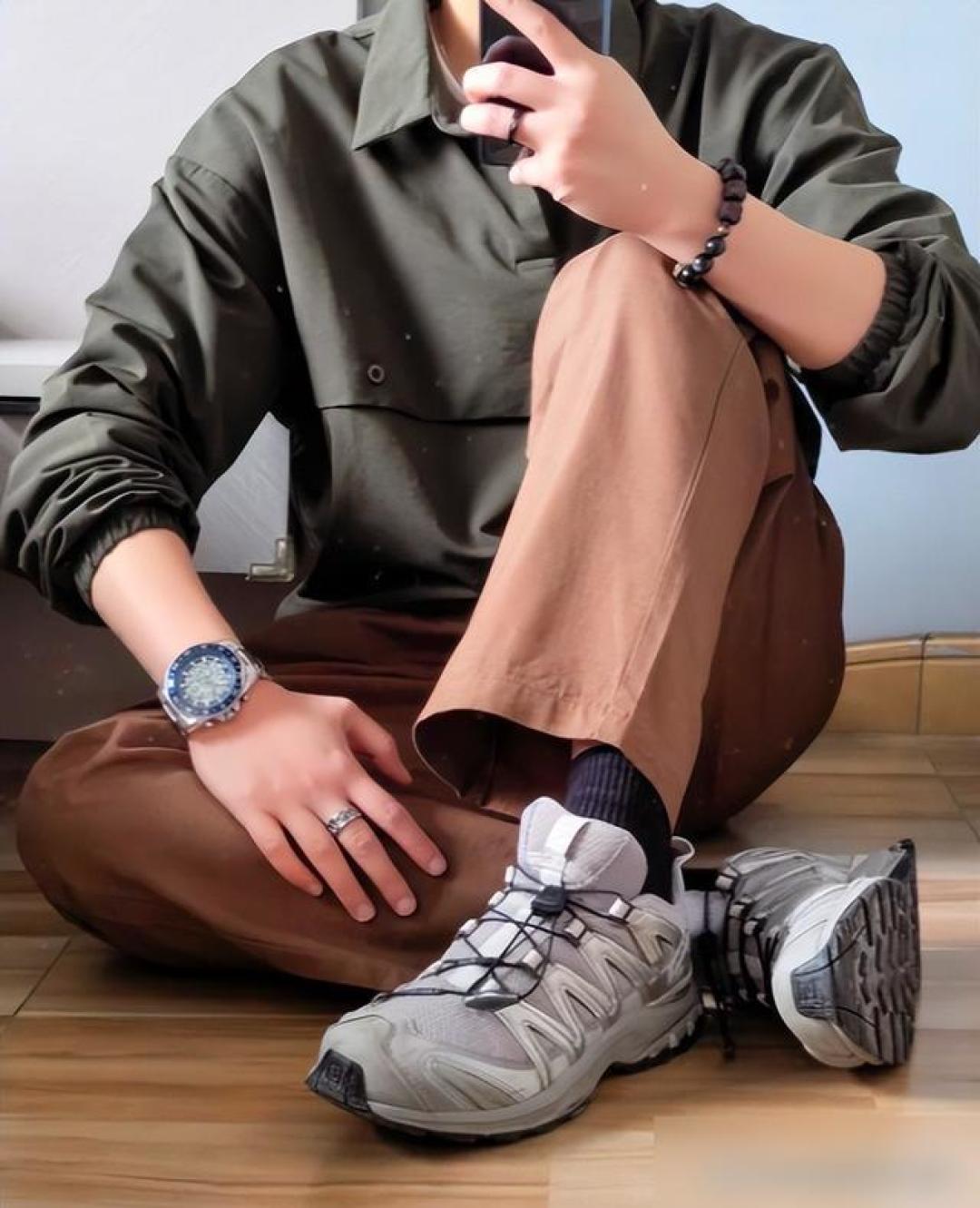萨洛蒙XT-6徒步鞋跨界解析:山系机能与都市潮流的全场景战靴革新