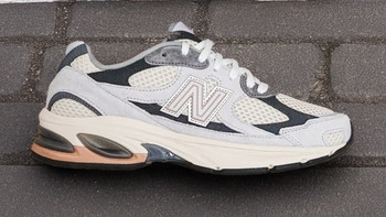 New Balance ABZORB 2010 跑步鞋：复古设计，科技加持