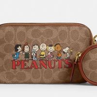 COACH × Peanuts 花生漫画 梦幻联动！这几个单品居然藏着童年彩蛋？