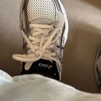 亚瑟士跑步鞋以专业性能和舒适体验闻名跑圈