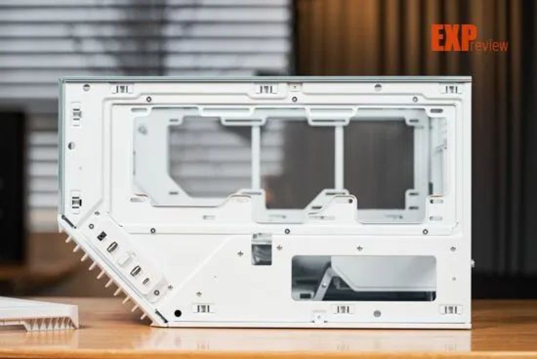 APNX V1中塔机箱评测:独特斜面进风格栅,强化散热型海景房