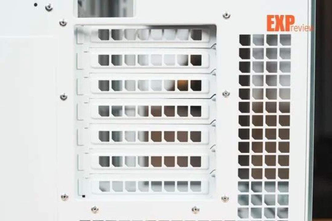 APNX V1中塔机箱评测:独特斜面进风格栅,强化散热型海景房