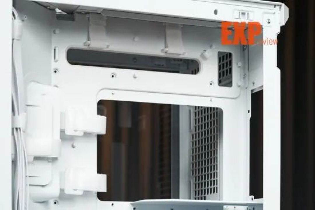 APNX V1中塔机箱评测:独特斜面进风格栅,强化散热型海景房