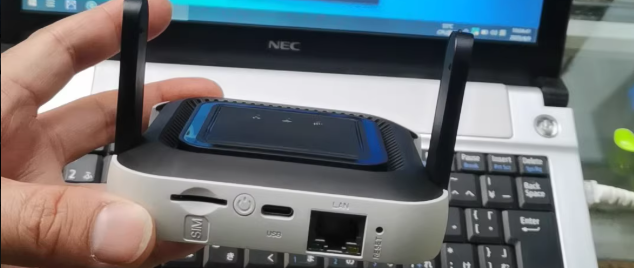 4G迷你CPE路由：小巧可爱双天线、可插卡内置电池，测速100Mbps