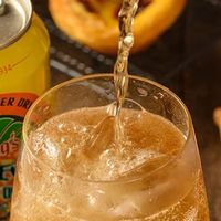 0酒精也能微醺？这杯菠萝啤让我实现夏日快乐自由！🍍✨