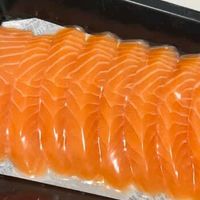 被全家疯抢的挪威三文鱼，冰鲜现切鲜掉眉毛