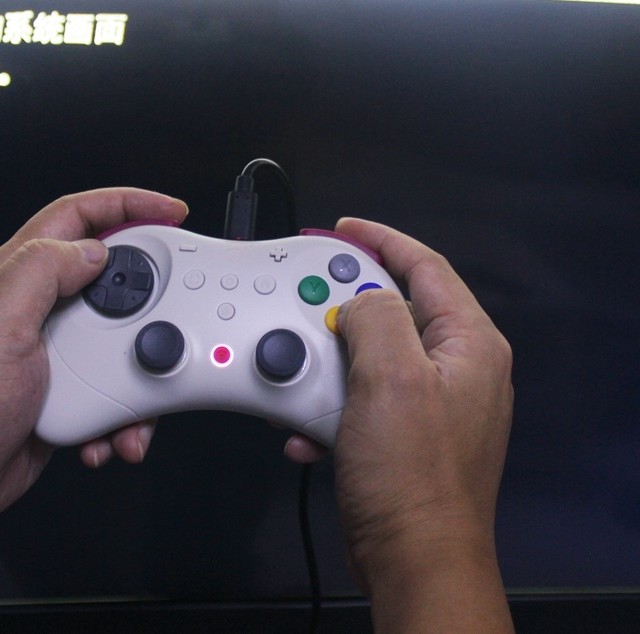 便携握持加旗舰级震动，谷粒精灵2Pro手柄征服我的Switch