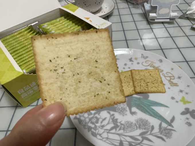 良品铺子饼干