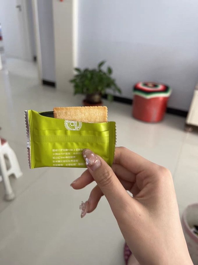 良品铺子饼干
