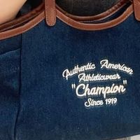牛仔托特包：Champion Bat Baguette Bag SS25 墨蓝色手提包
