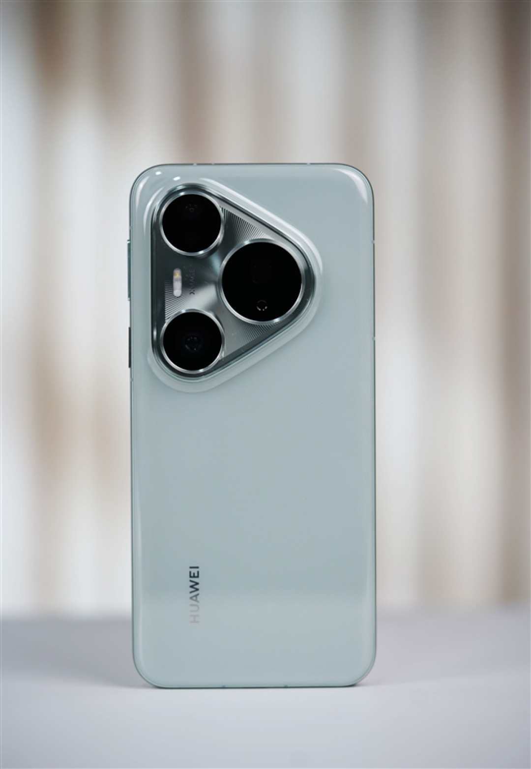 1英寸摄像头太夸张!华为Pura 80 Pro+釉青图赏