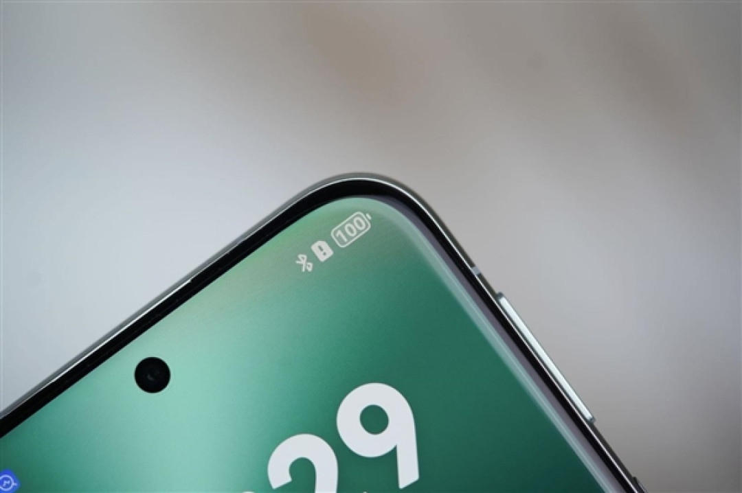 1英寸摄像头太夸张!华为Pura 80 Pro+釉青图赏