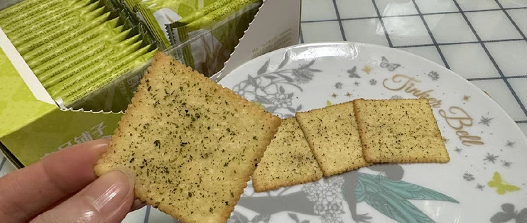 良品铺子饼干：舌尖上的美味之选