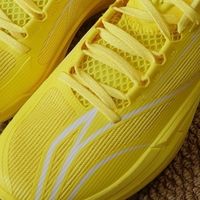 李宁飓风 风力故事劲风 ：全掌䨻科技加持的跑动型后卫篮球鞋