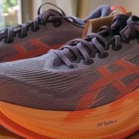 紫珊瑚色ASICS Superblast 2，跑友圈吹爆的顶级跑鞋