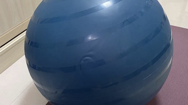 运动更健康，试试这款迪卡侬瑜伽球ENY0