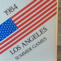 买一瓶老年份的卡慕金花瓷瓶的干邑白兰地，挺不错的！