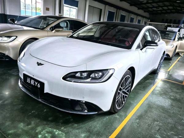 库存新车指导价37.98万，卖不掉优惠24万，带大家认识一个新品牌——远航汽车