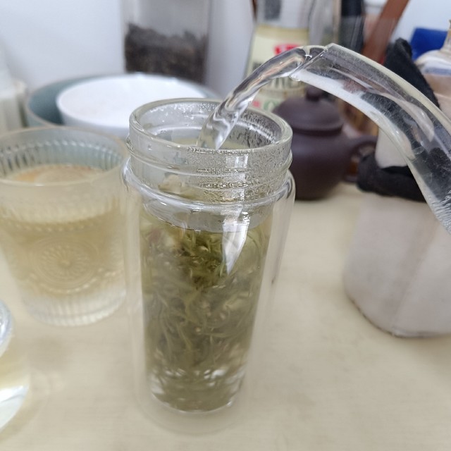 夏天独爱这杯碧螺春：快冲冷却后的清爽，喝的是性价比更是自在