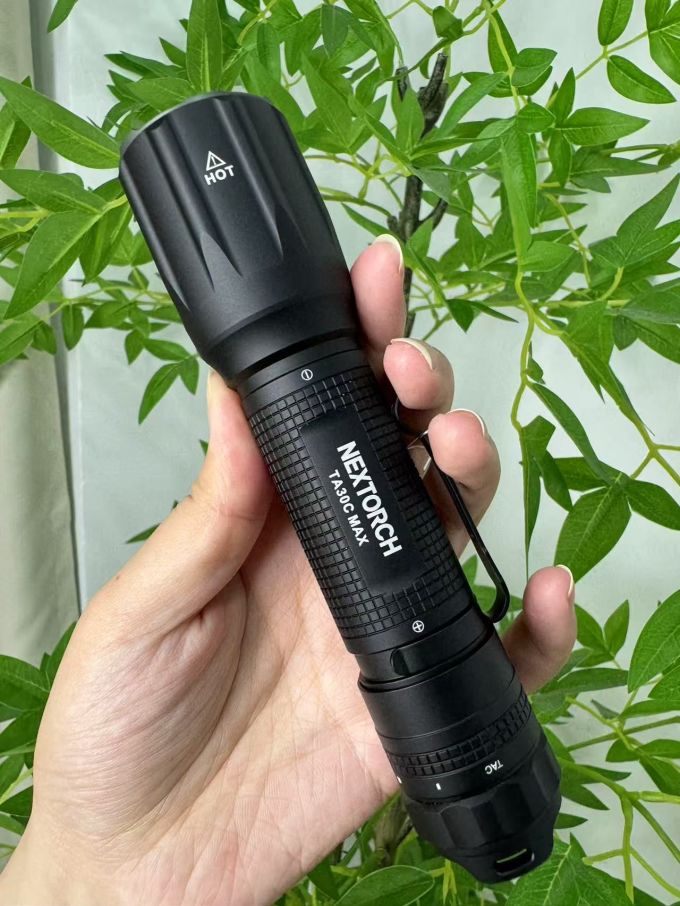 纳丽德手电筒!超亮神器