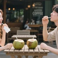 一瓶4.9元，椰子水战争刀刀见红