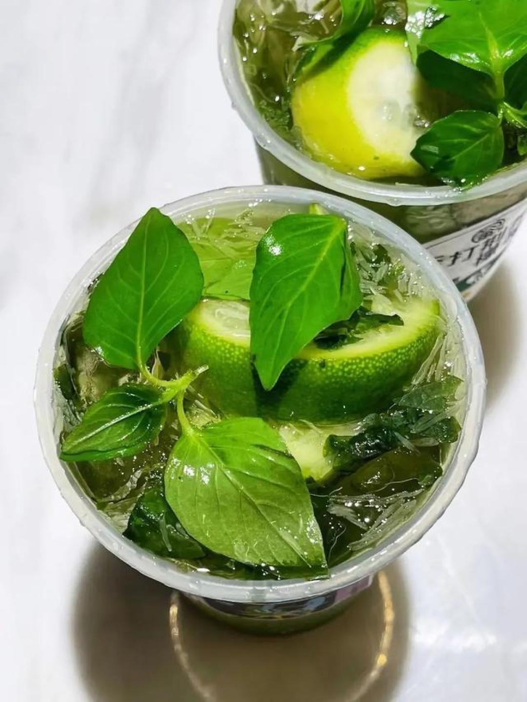 中原胃的清凉密码：从北宋菜案到奶茶杯的荆芥执念