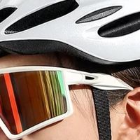 亮白色公路车骑行装备推荐