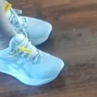 亚瑟士女子跑鞋VERSABLAST4