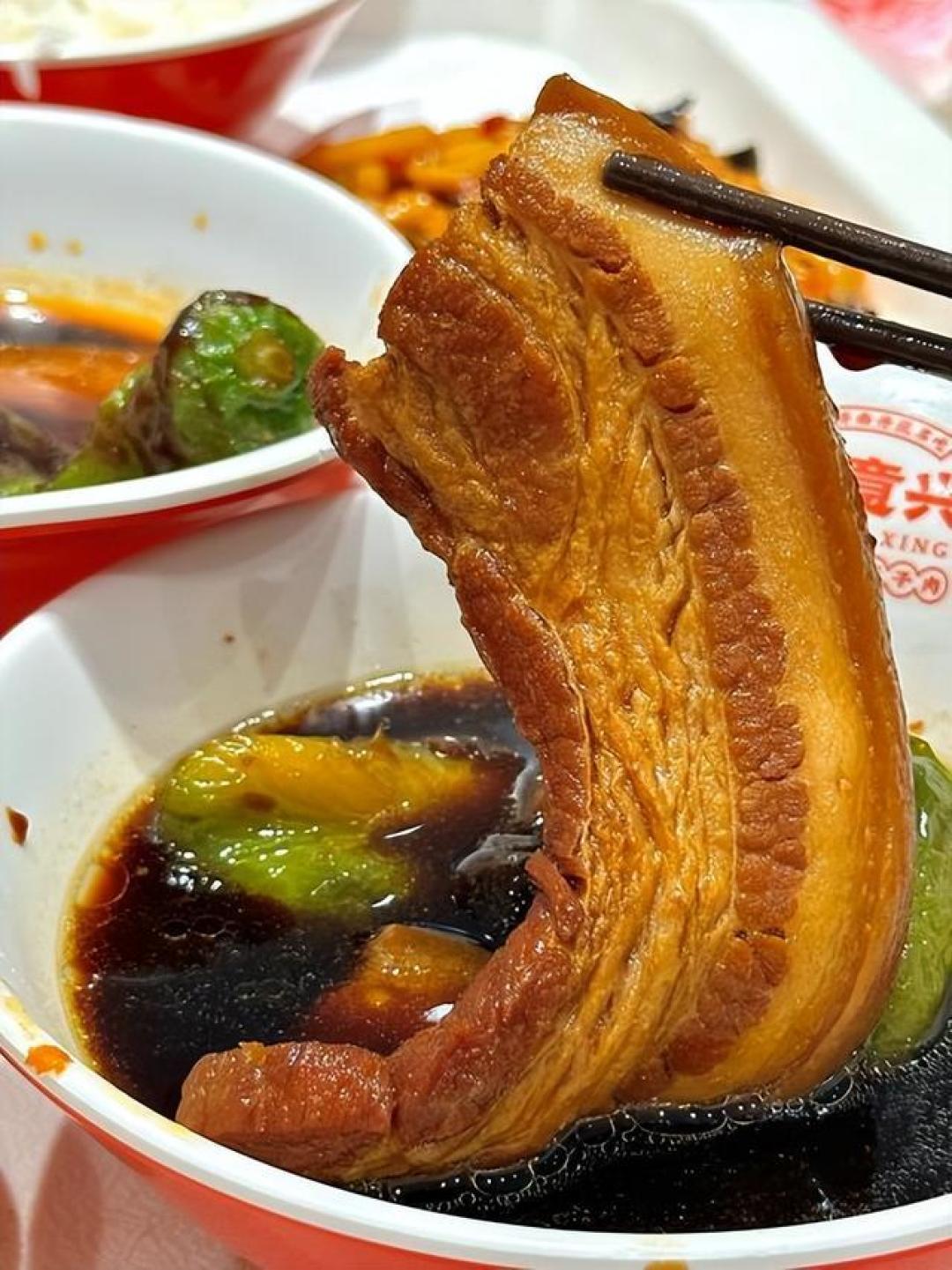 深夜颤巍巍的凝脂诱惑济南人强推的把子肉凭啥成南北通吃顶流