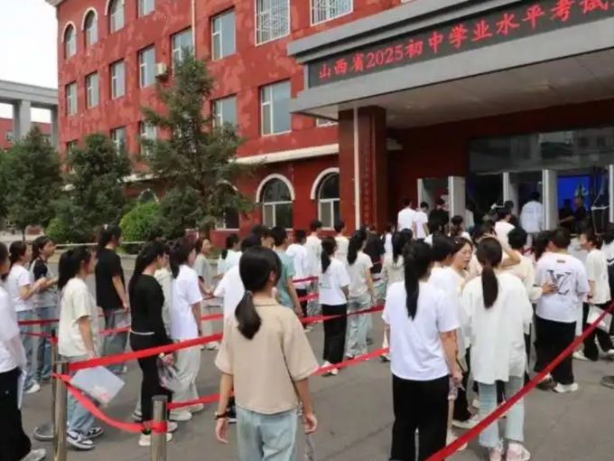 蝶变学园中小学教辅教材