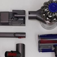 车内清洁利器：戴森V8和米家吸尘器