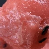 夏天怎么能少了西瓜嘞，人生第一次网上买了个麒麟瓜。