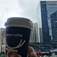 意大利的少少甜遇到澳大利亚的点点咸会发生啥呢?瑞幸海盐焦糖