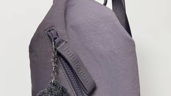 lululemon Fast Track 10L 多功能背包：薰衣草紫的时尚之选