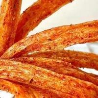 卫龙辣条风味鸡肉条跨界创新