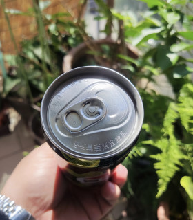 1块多1罐的青柠味快乐水囤了两箱