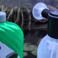 龟牌洗车液套装，清洁养护两不误