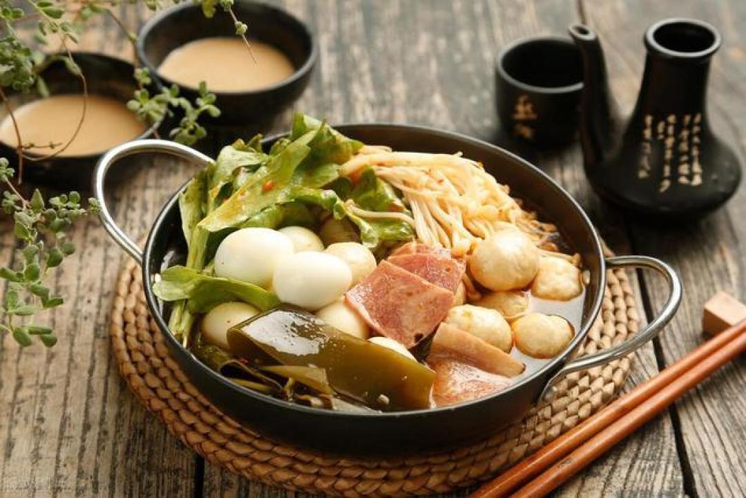 20分钟懒人麻辣烫秘籍:3步调汤底+食材黄金比例,复刻街边摊味道还省钱