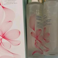 雅诗兰黛樱花水礼盒:送给女友的浪漫护肤惊喜