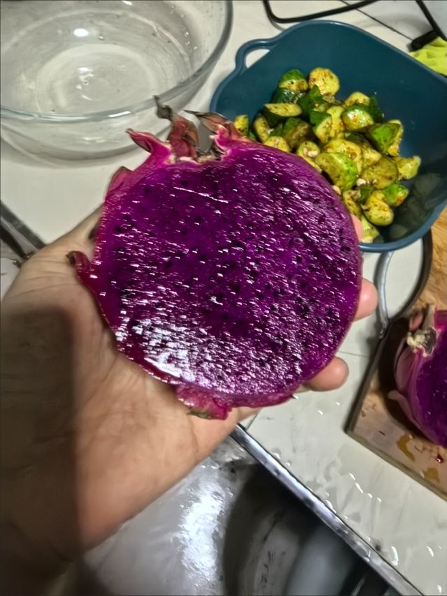 红心火龙果，甜美的热带风情