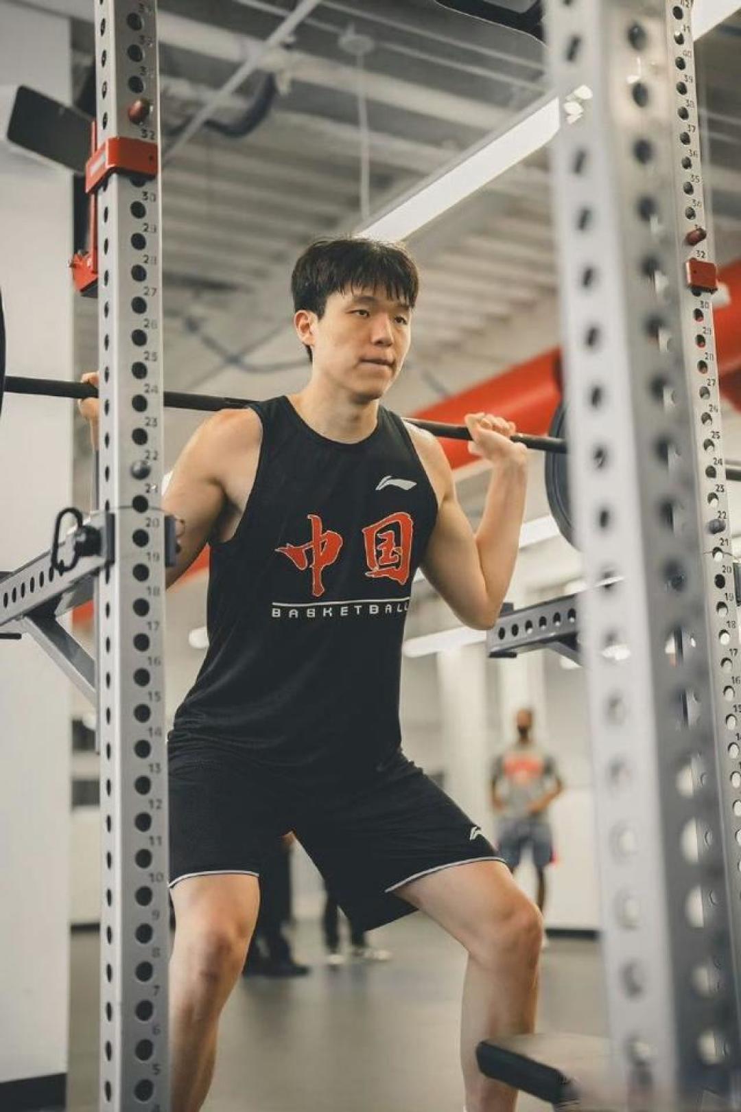 杨瀚森首轮16顺位创1.56亿顶薪纪录 中国篮球九年后再现NBA荣光