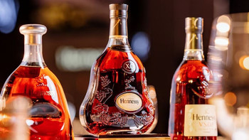 闺蜜聚会秒变品鉴会！这瓶酒让我们喝出高级感。