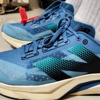 NEW BALANCE Rebel v4，跑者的梦幻之选