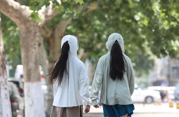 “不防晒的防晒衣”曝光 如何正确挑选防晒衣？