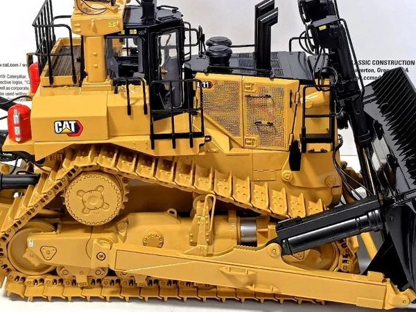 CCM｜镇宅神器，1/24 卡特彼勒 CAT D11 推土机